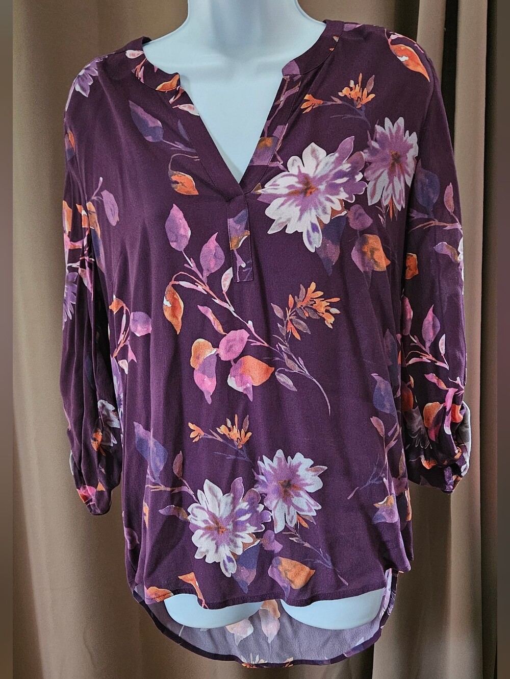 NWT Daniel Rainn Purple Floral Split V-Neck Roll-Tab Sleeve Blouse - Size S